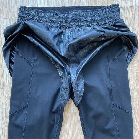 Athleta Black Rainier 2-in-1 Tight Layered Shorts Leggings Combo - Size: Small - Picture 10 of 10